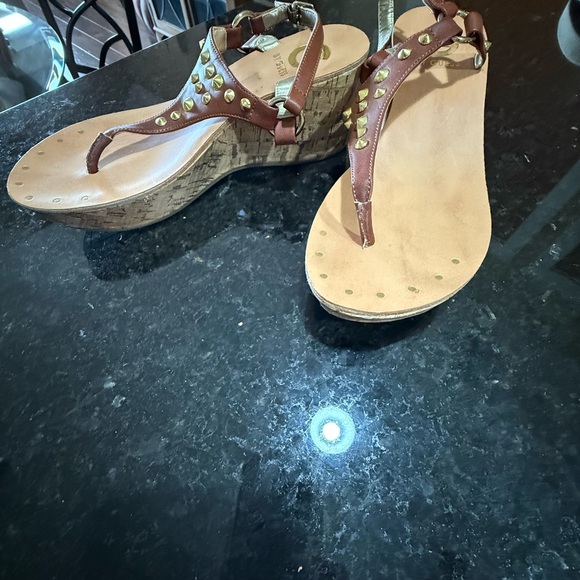 Guess platform sandal - Picture 2 of 5